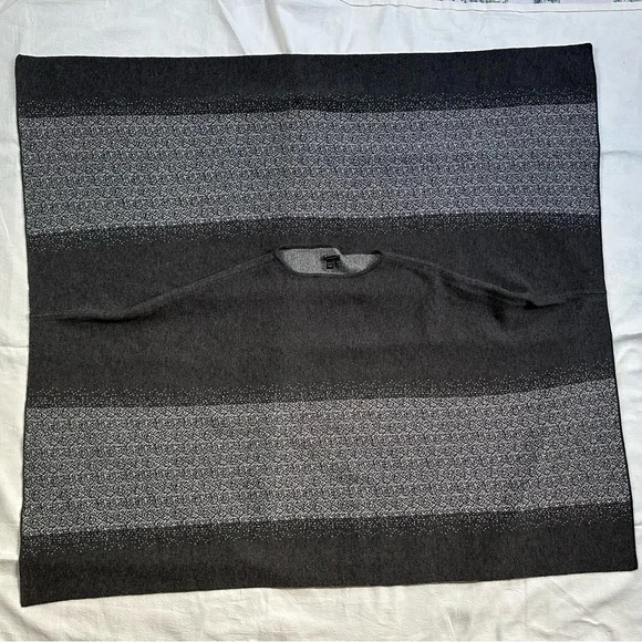 Ann Taylor Gray Knit Poncho - Picture 8 of 12